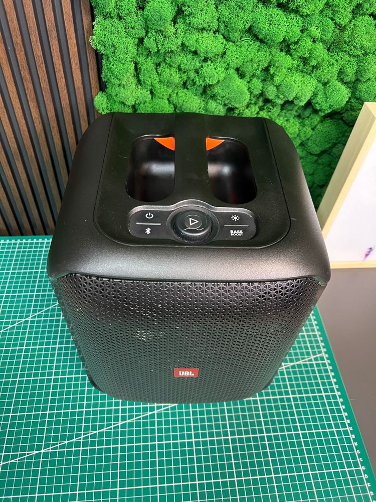 Продам JBL Partybox Encore Essential