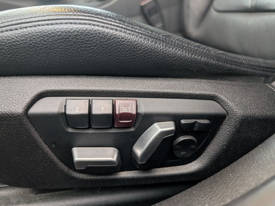 BMW 320d EficientDynamics automat Apple CarPlay, LED, memorie scaune