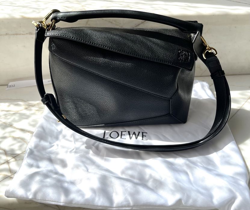 Невероятна черна чанта от естествена кожа Loewe