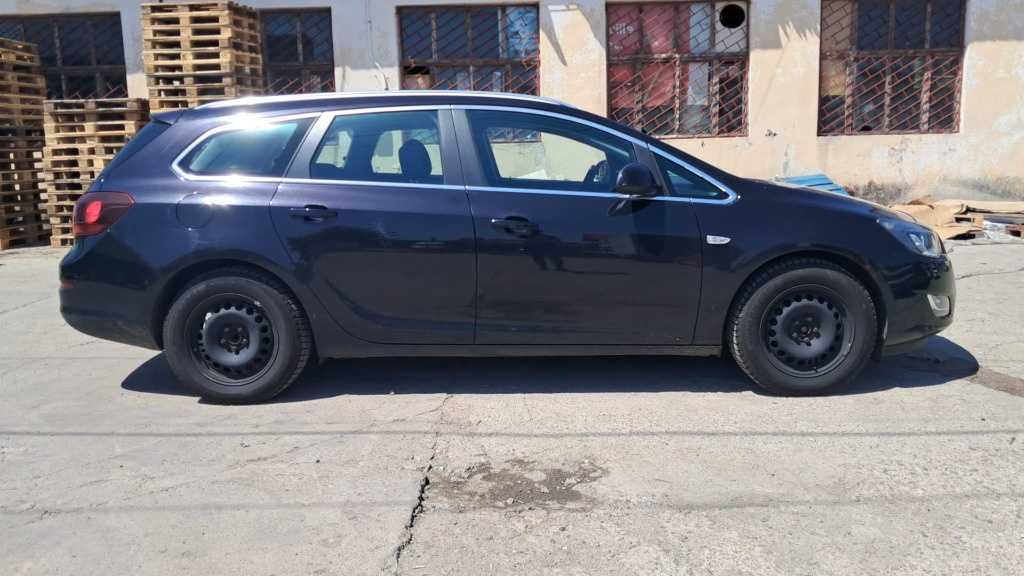 Dezmembrari Opel Astra J 1.4 Turbo A14NET ,transmisie manuala ,an 2011