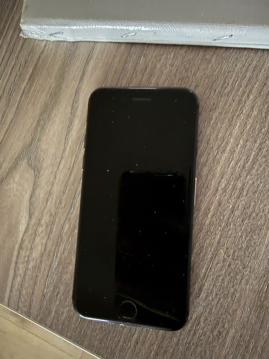 Iphone 8  в добро състояние