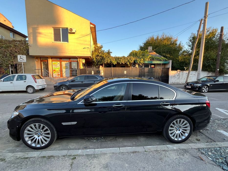 BMW seria7 3.0 313 cp