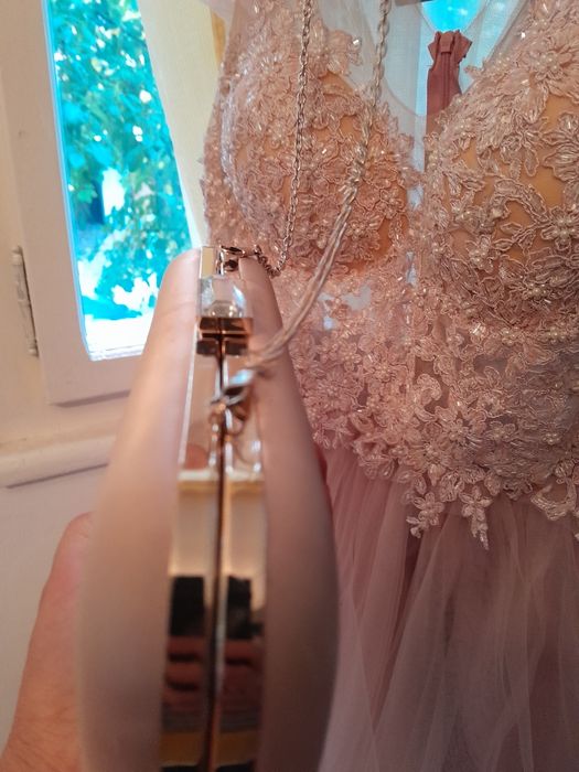 Vând rochiță de mireasa model deosebit M-L