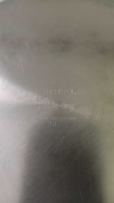 Малка,но масивна швейцарска тенджерка от стомана