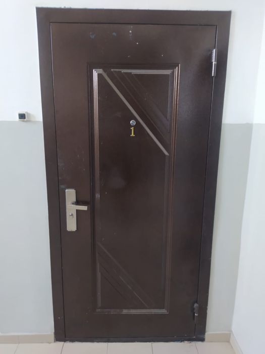 Продаю входную дверь