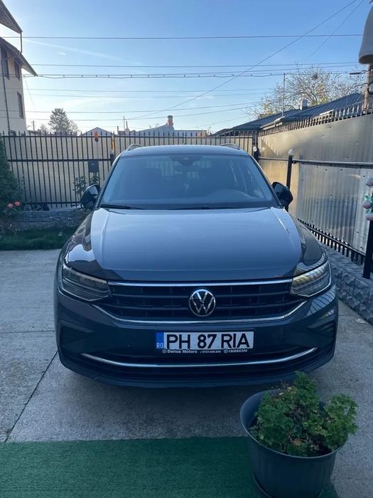 Volkswagen Tiguan Volkswagen Tiguan 1.5TSI DSG, 30.500 km, garantie ianuarie 2027