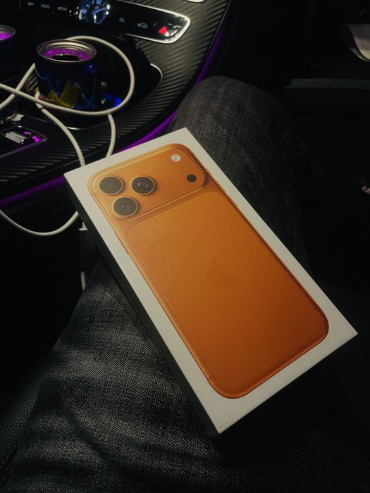 Iphone 17 ProMax Cosmic Orange