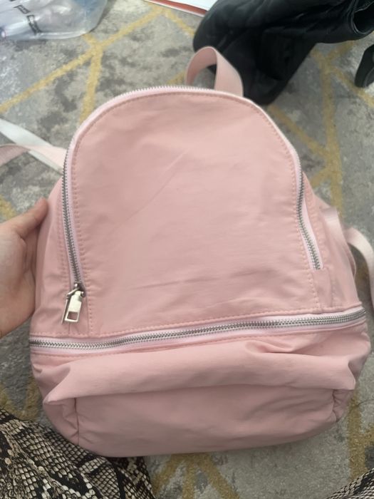 Розовый маленький рюкзак
