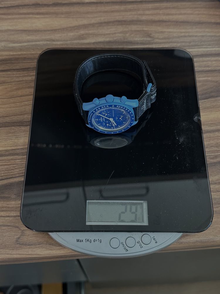 Часовник Omega Moonswatch Mission to Neptune