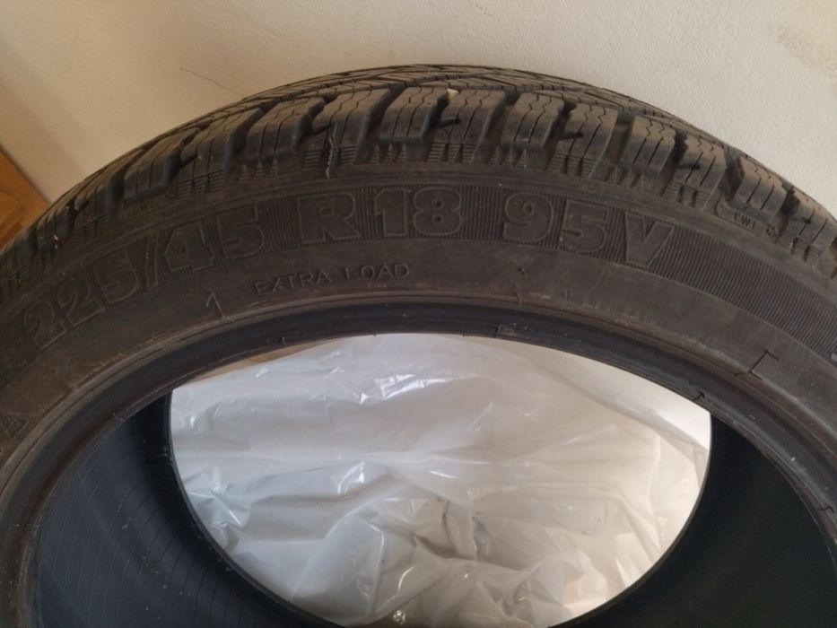 2 бр. Зимни гуми Kormoran Snow 225/45/18, XL