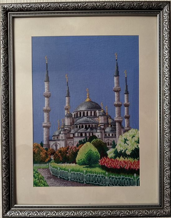 Картина в рамке вышитая крестиком