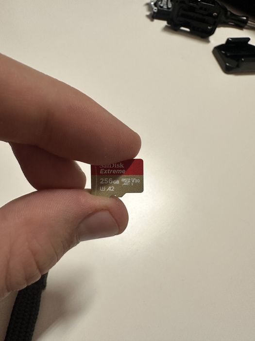 GoPro Hero 10 + card sd 256 extreme SunDisk