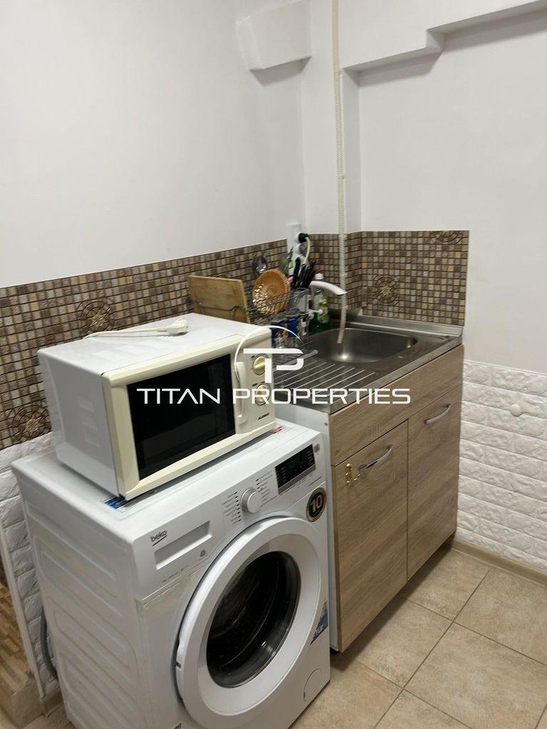 Дава се под наем Едностаен апартамент в Бургас, Център - 40 кв.м за 306 € - Снимка #3