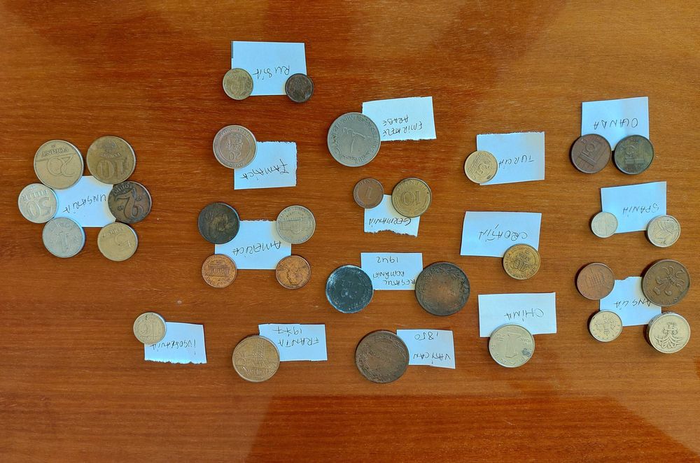 Monede diverse pentru colecționari