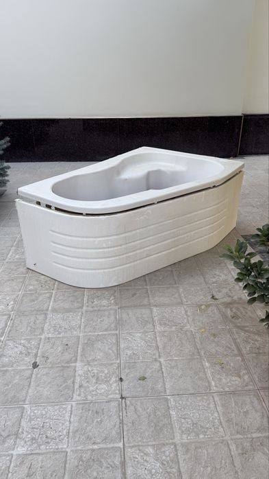 Ванна в идеальном состоянии без царапин