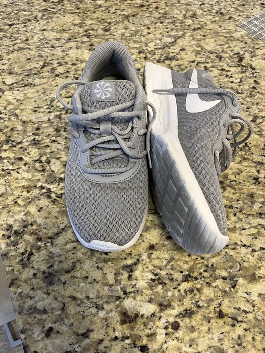 NIKE дамски маратонки 40 размер