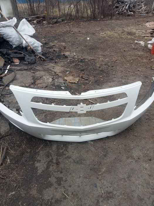 Продам бампер на кобальт