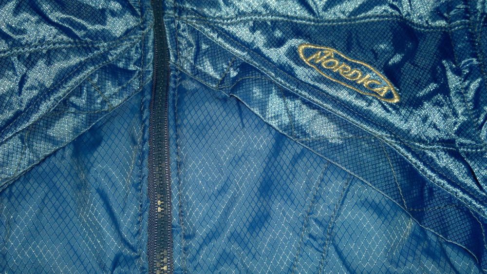 vand geaca albastra nr 48