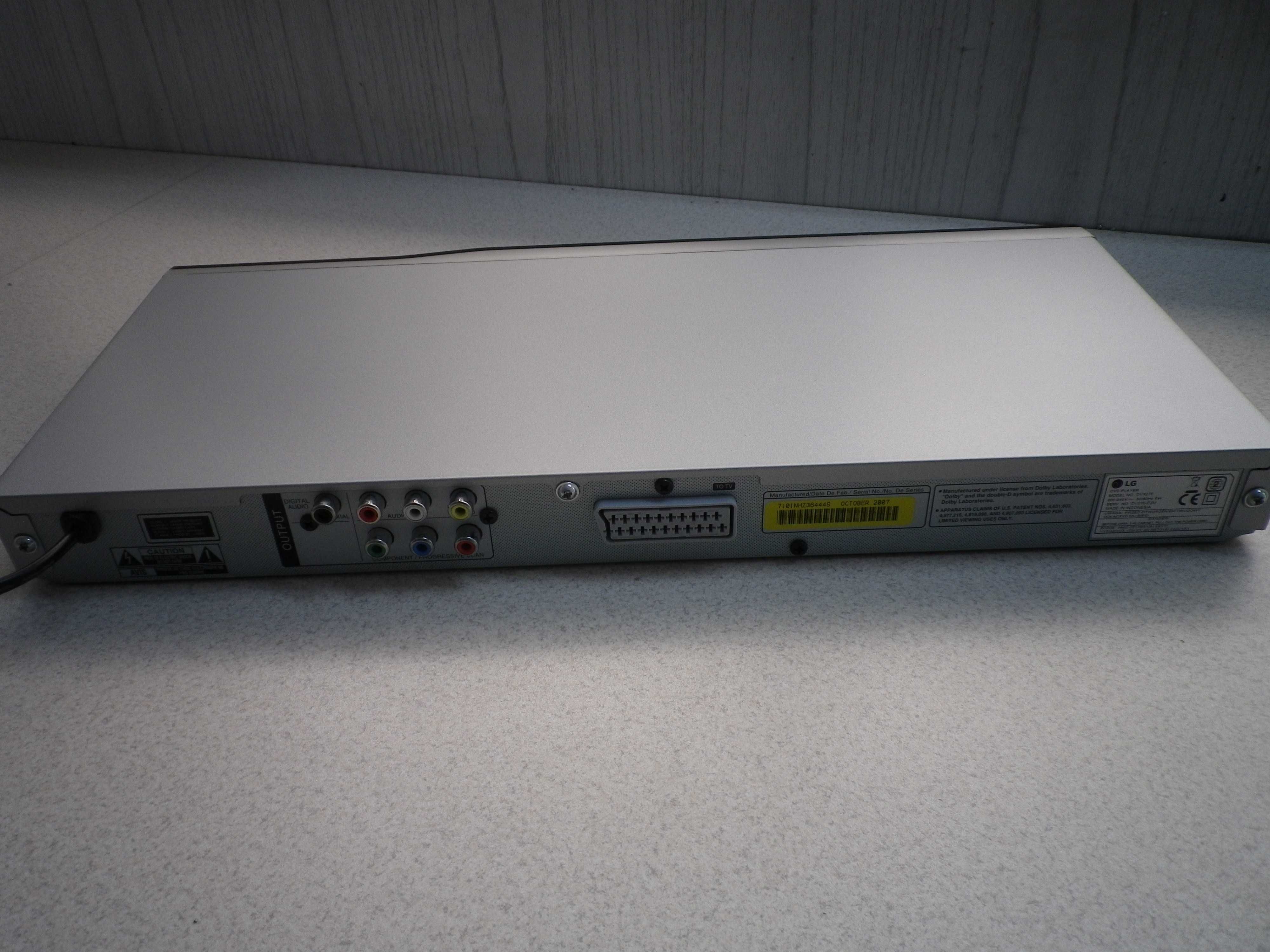 Перфектен DVD LG DVX276