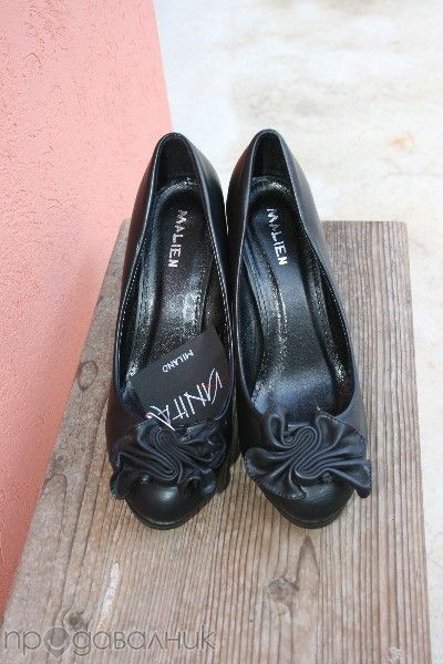 Ново! 39 номер черни елегантни обувки – внос Италия