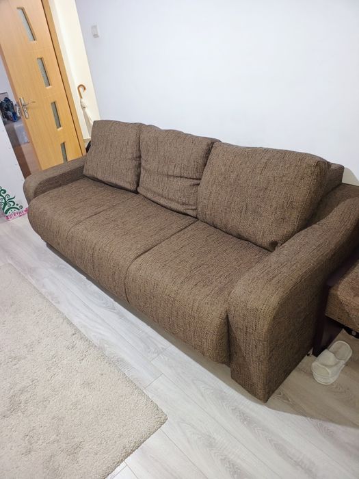 Canapea extensibila de 3 persoane + banchetă