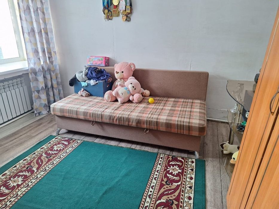 Продам сафу. В хорошем состояние.