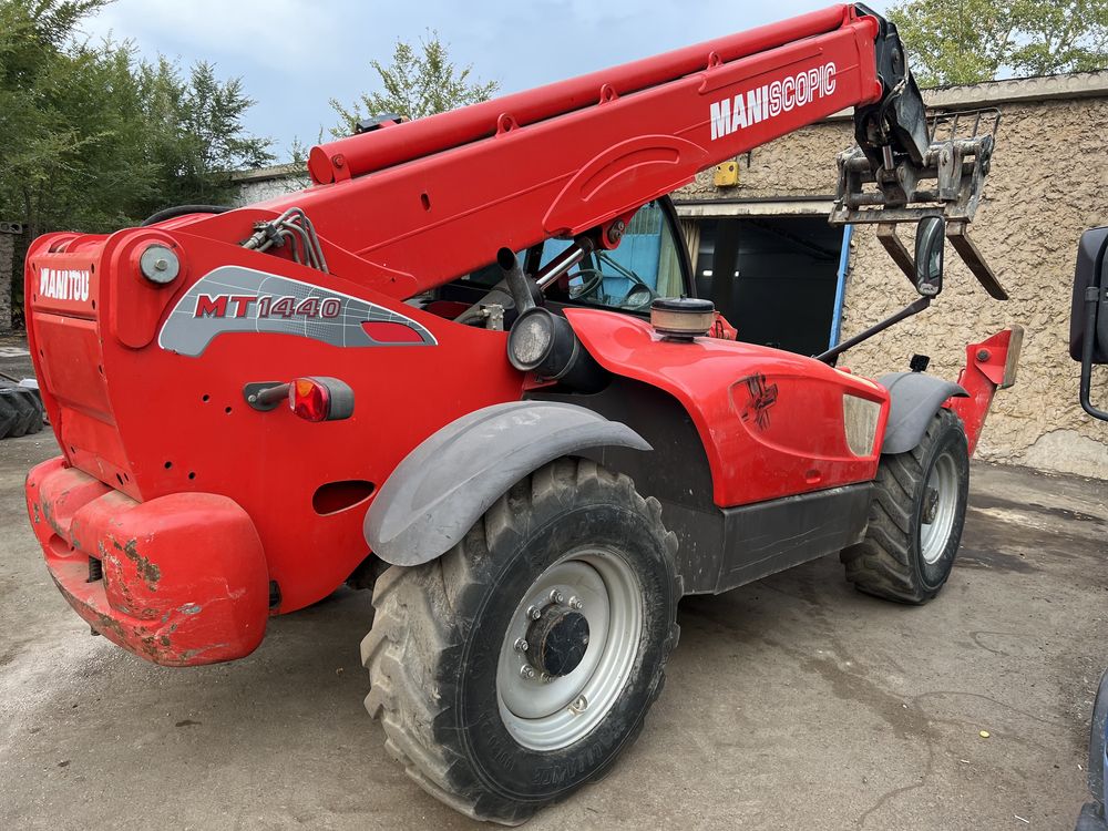 Аренда вилочного телескопического погрузчика Manitou mt1440, Маниту