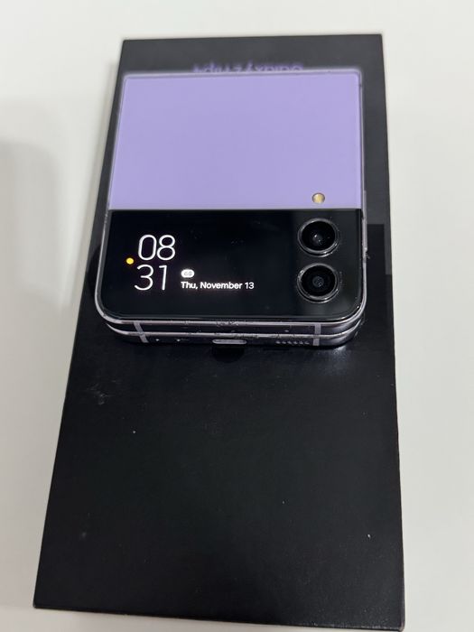 Samsung Galaxy Z Flip4