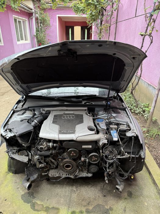 Vând Audi A4 B8 V6 3.0 2011