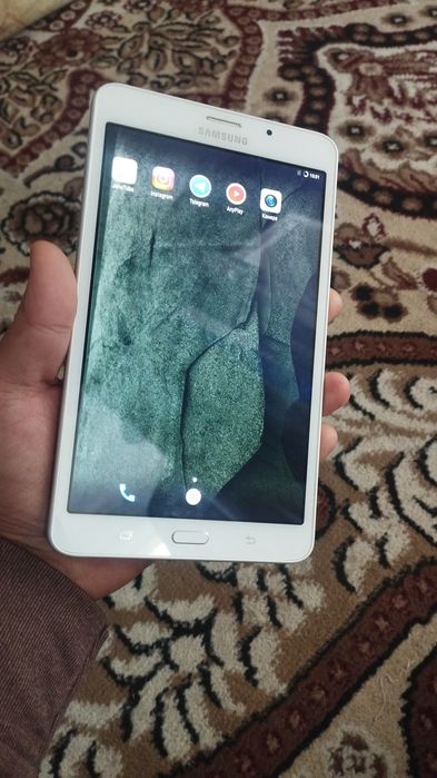 Planshetlar sotiladi