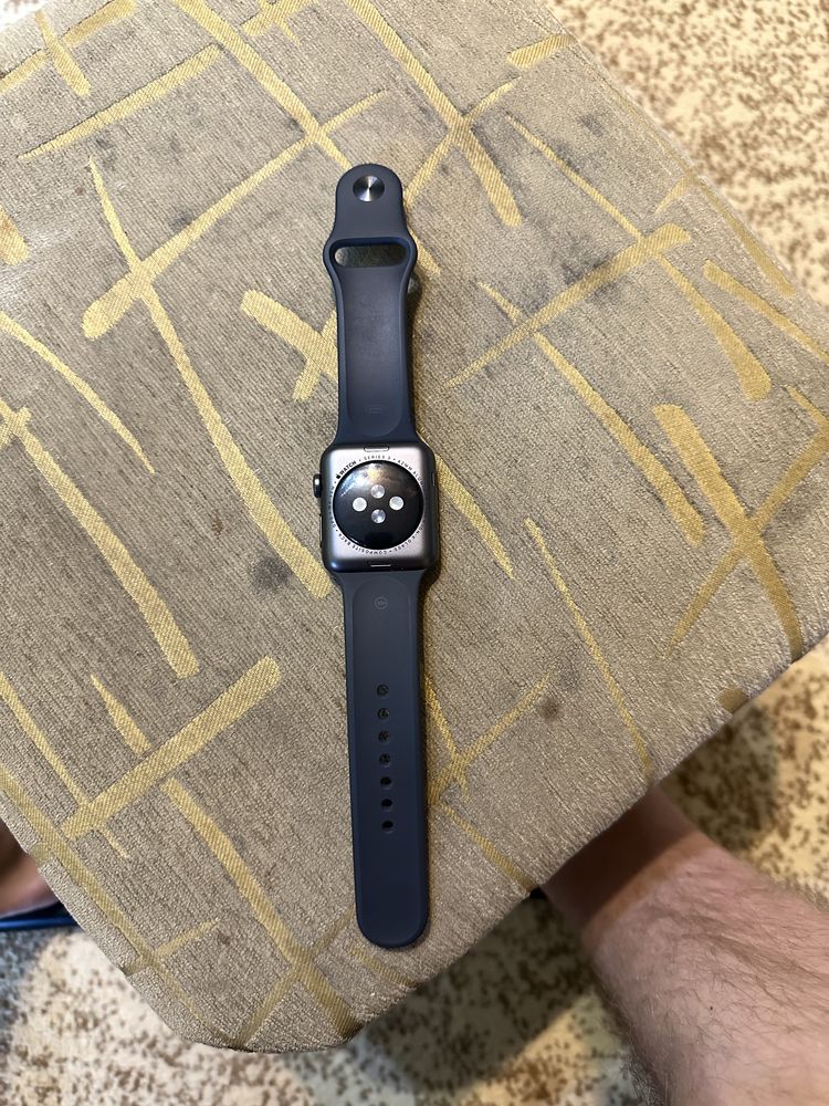 Продаю Apple Watch series 3