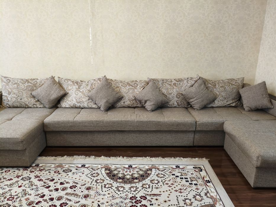 Продам диван для гостинной