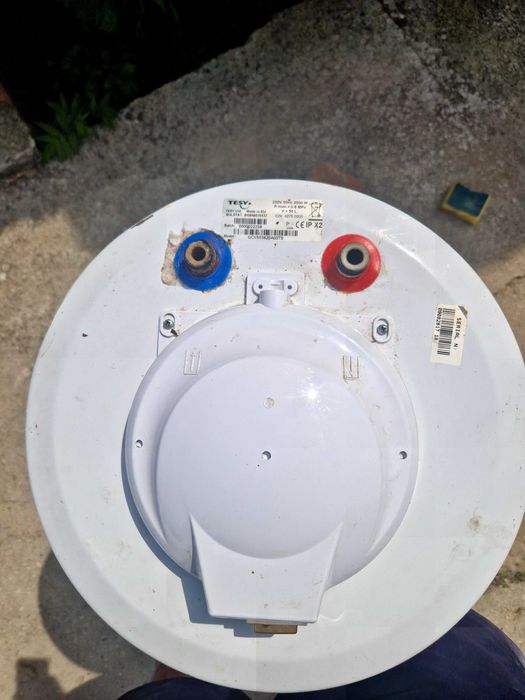 Бойлер с шкаф и мивка