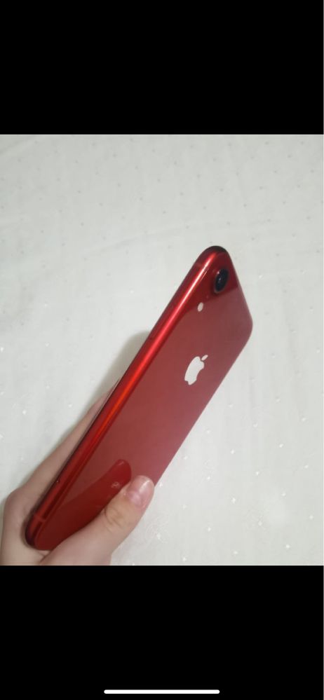 Iphone xr rosu plus cablu de incarcare