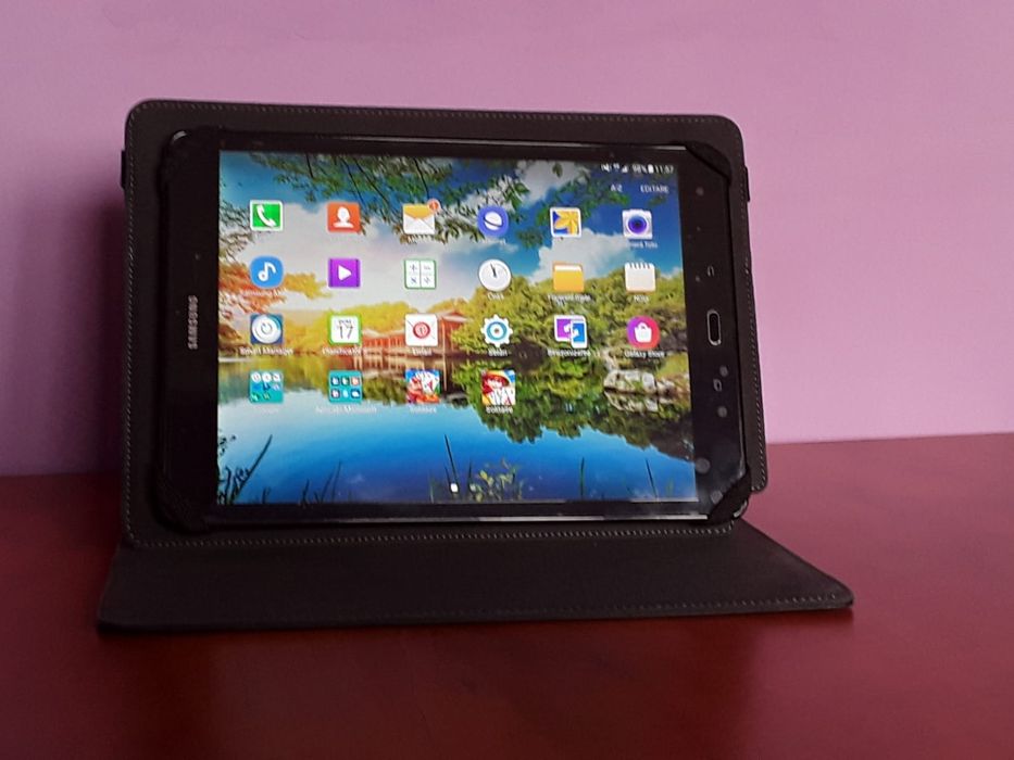 Vând Tableta Samsung Galaxy Tab A cu SIM Model SM-T 555