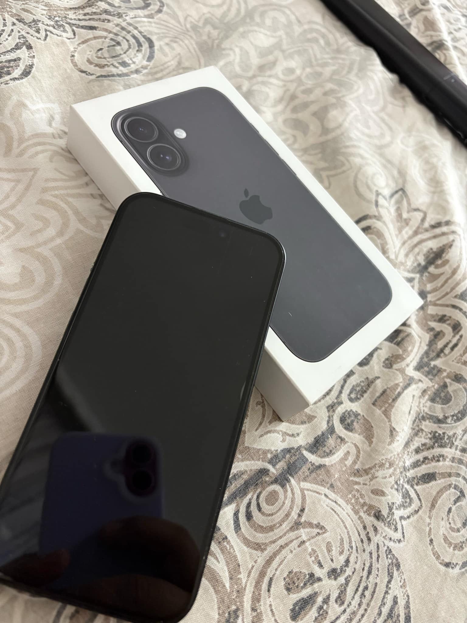 iPhone 16  128 GB black