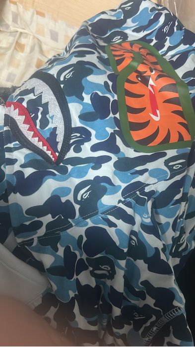 Compleu bape albastru