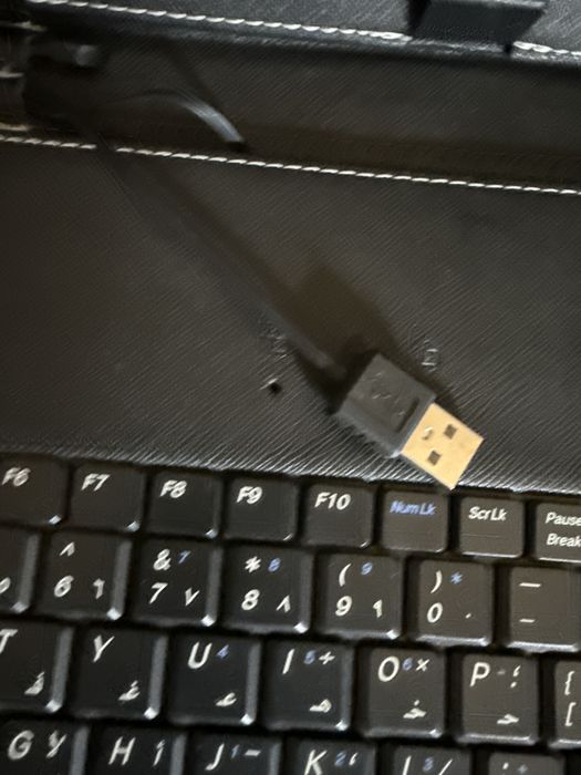 Клавиатура для планшета с чехлом