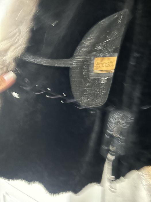 Haina din piele cu blana naturala