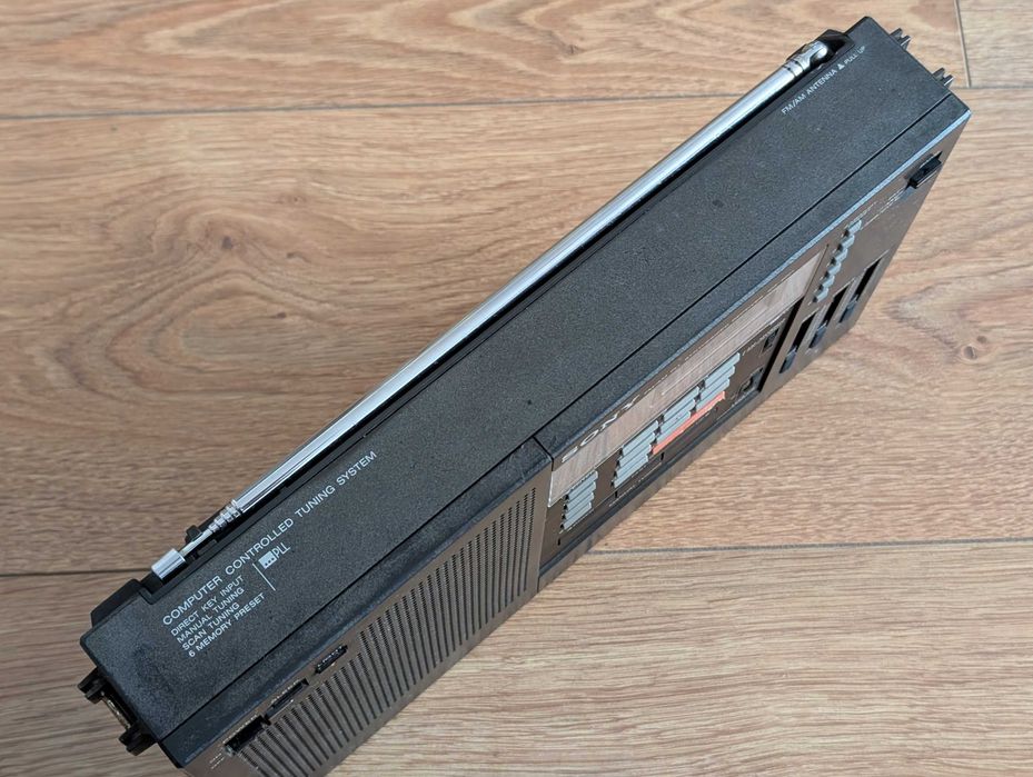 Vând urgent S0ny ICF-C1100 si 2001 , 200 RON