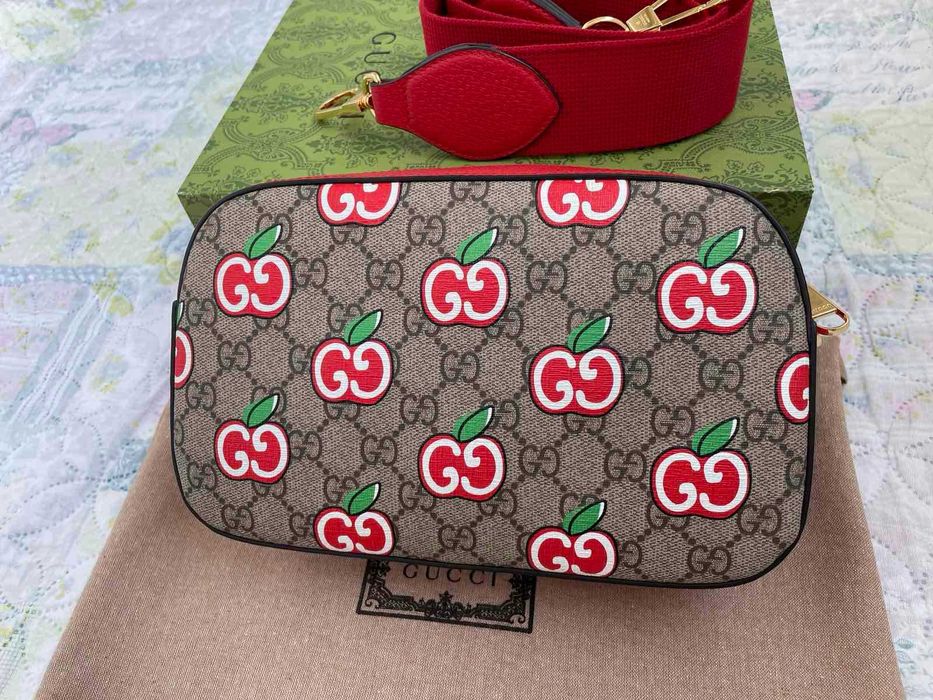 Гучи Бежова чанта Apple Принт Оригинална Gucci Червена Дръжка Gold GG