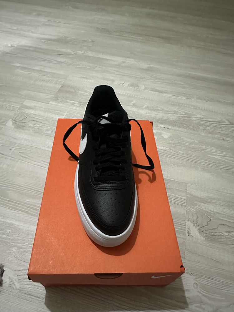 Nike court vision 42.5