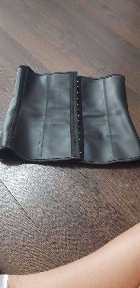 Vănd corset Latex