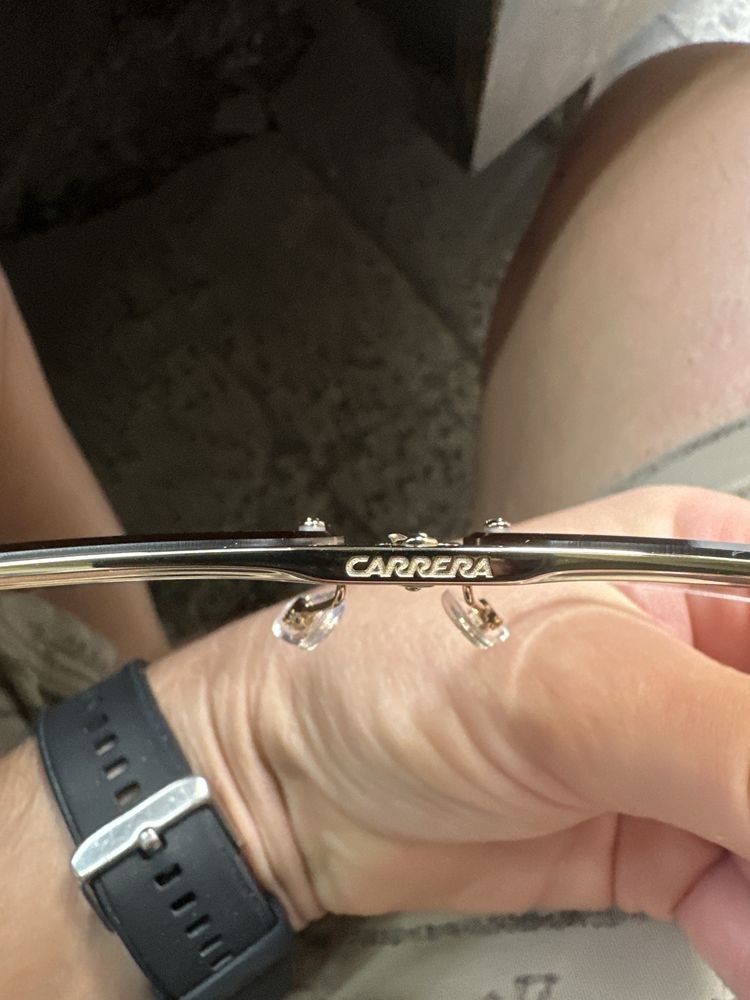 Продавам очила carrera