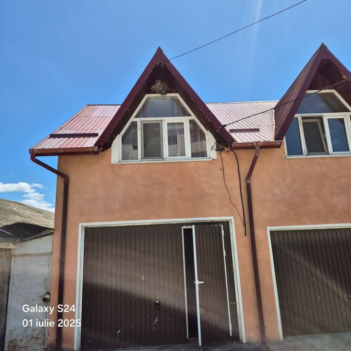 Garaj locuibil cu mansardă + boxă/subsol – 25 mp – Hârlău, ultracentra