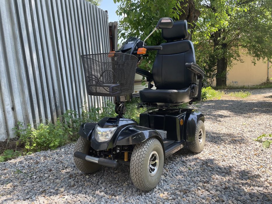 Електрическия скутер за възрастни трудно подвижни хора или инвалиди