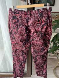 Pantaloni H&M marime 38 eleganti si moderni negru cu imprimeu rosu
