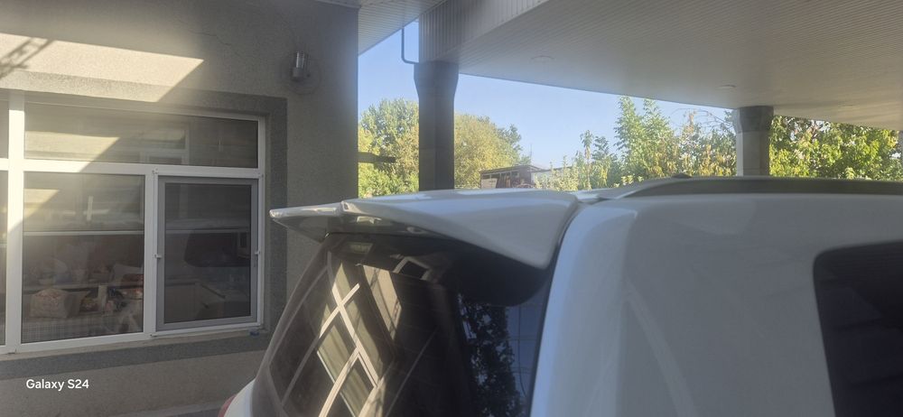 Продам сполер от Toyota land cruiser 200