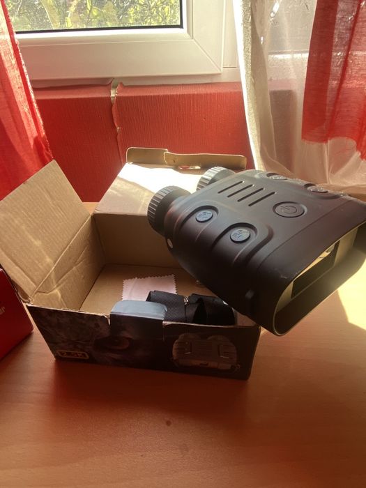 Night vision binoculars