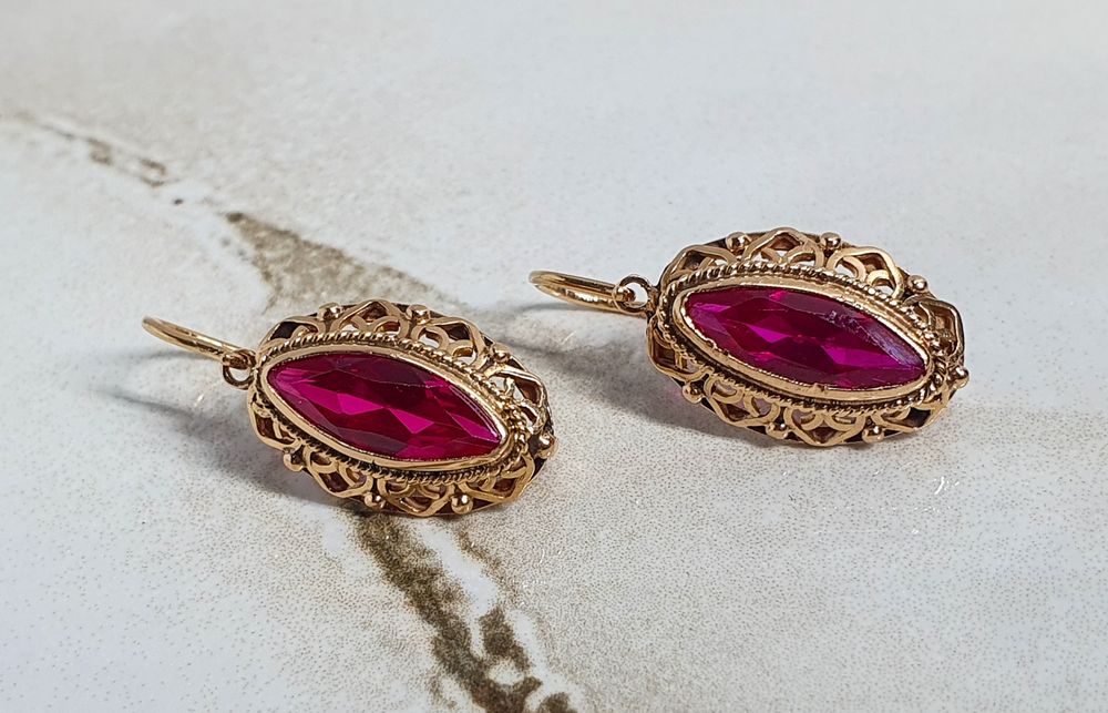 Cercei din aur rusesc 583 (14K) cu rubin tăietură marcheză